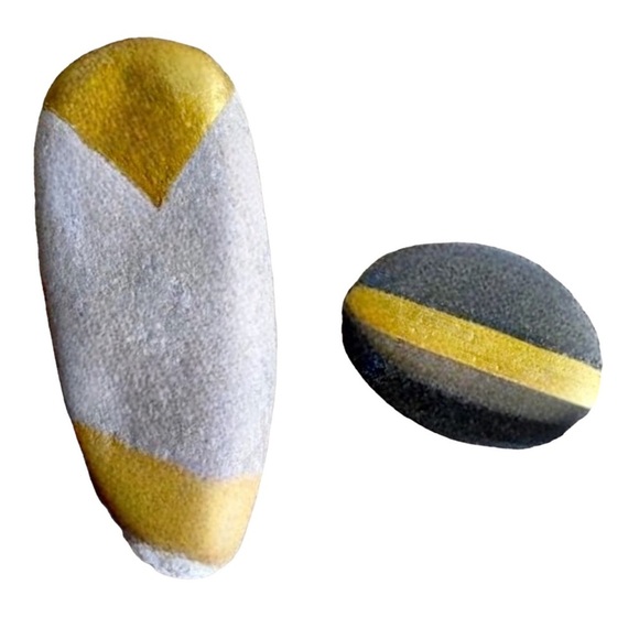 Hand Painted Gold Stone River Rocks - Picture 11 of 11